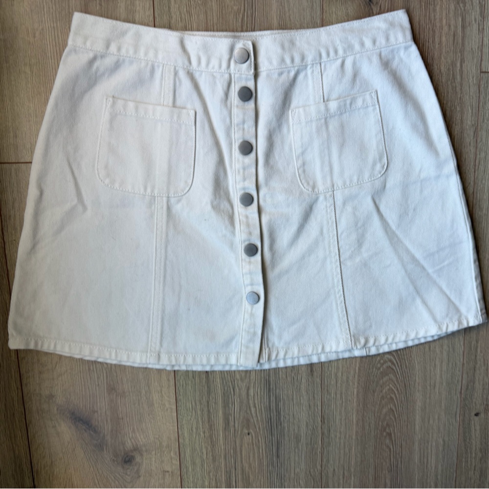 BDG White Button-Front Mini Skirt size Large